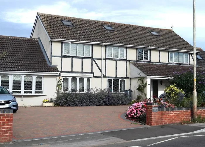 Highworth House Bed & Breakfast Swindon