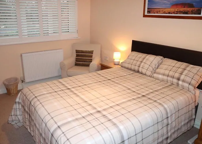 Highworth House Bed & Breakfast Swindon